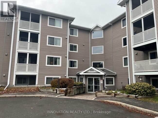 Photo du bâtiment - 316 Lorry Greenberg Dr