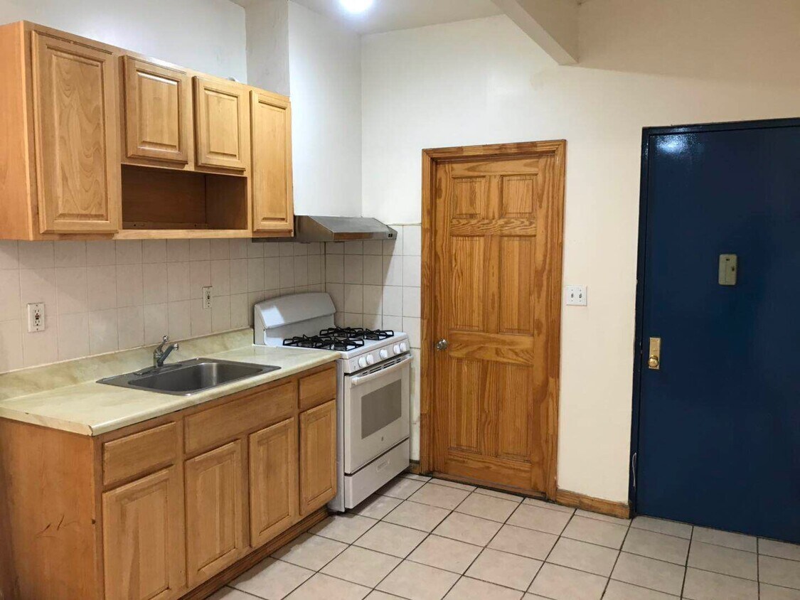 Primary Photo - 433 57th St