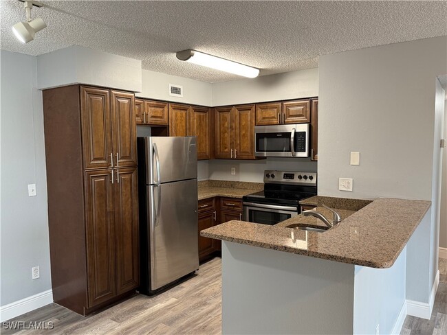 Building Photo - 13555 Eagle Ridge Dr