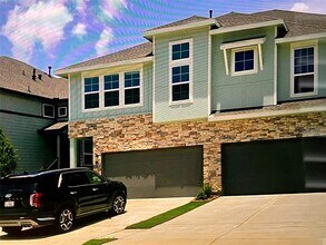 Building Photo - 12718 Dog Canyon Trl