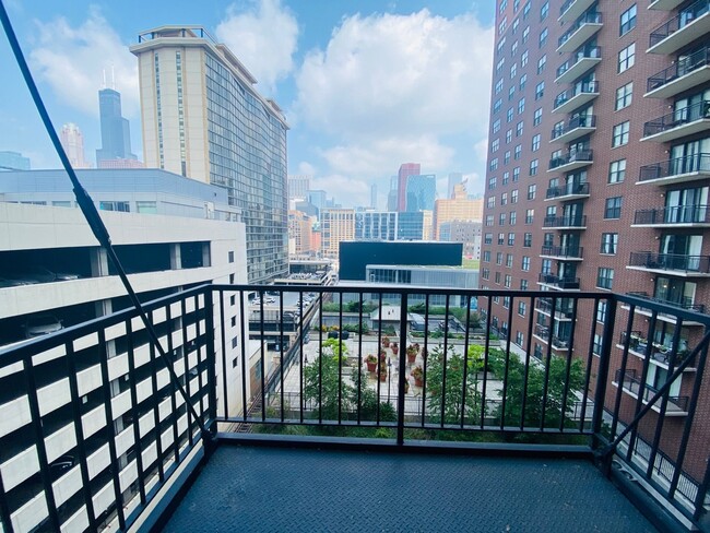 Foto del edificio - 40 E 9th St