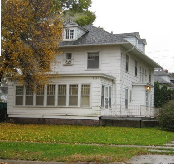 Primary Photo - 131 Leland Ave