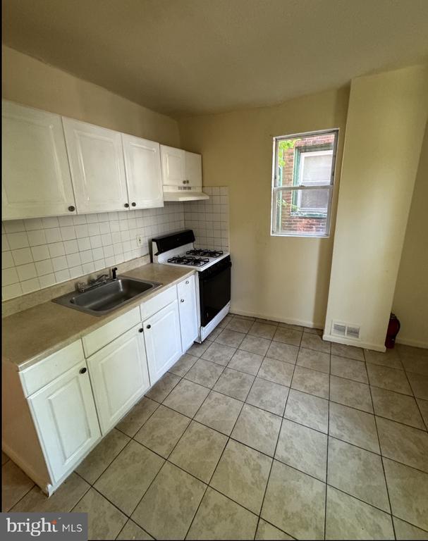 Building Photo - 5515 Crowson St