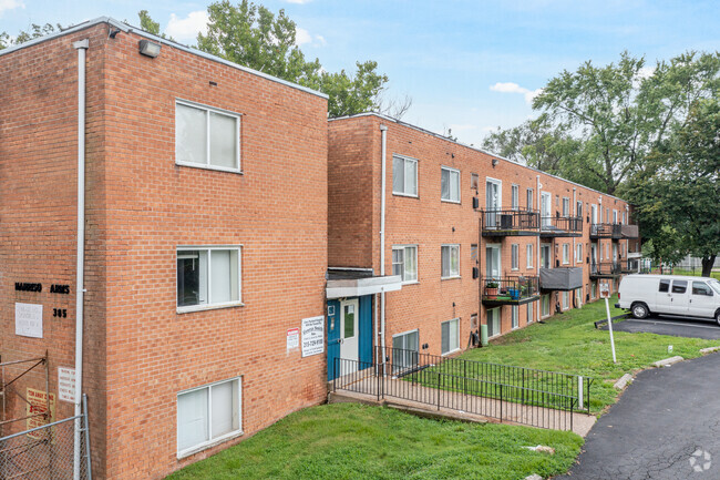 Building Photo - Harrison Court Apartments