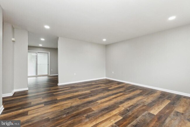 Foto del edificio - 100 Heathrow Ln