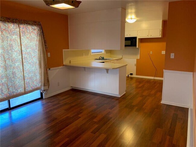 Building Photo - 2910 Marlin Dr