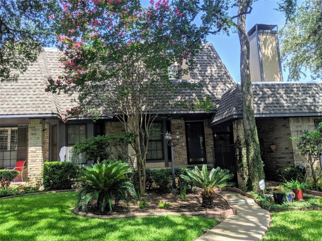 Foto principal - 7216 Chimney Corners