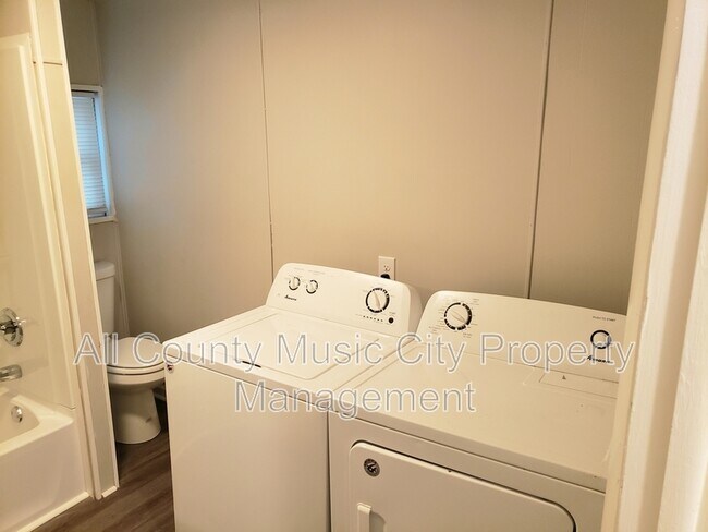 Foto del edificio - 1438 Pennock Ave