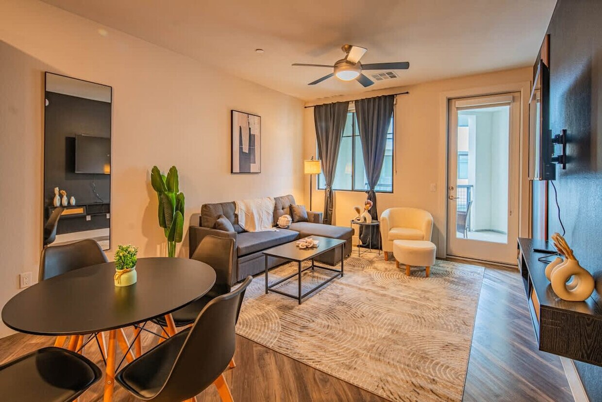 Foto principal - 15501 N Dial Blvd