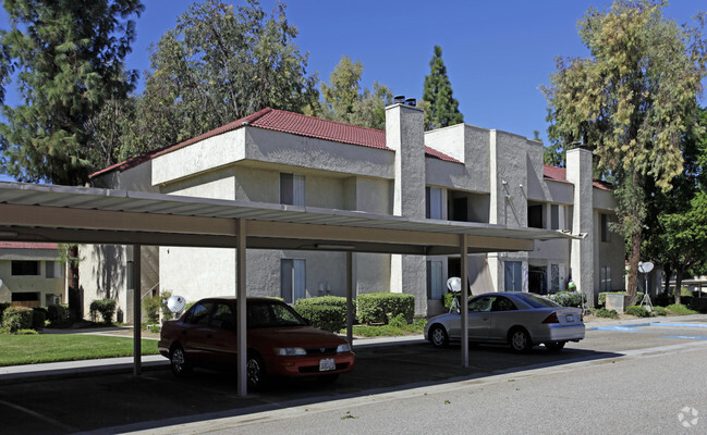 Building Photo - Orangewood Apartments