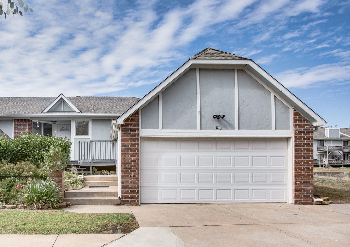 301 S Rock Rd, Derby, KS 67037 Condo for Rent in Derby, KS