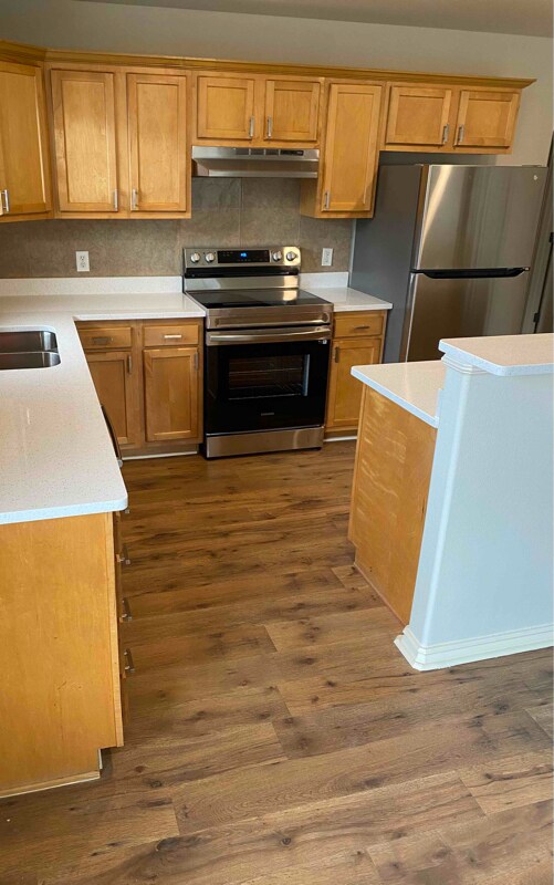 Building Photo - 918 Oakwood Ln
