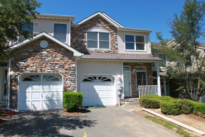 Primary Photo - 29 Summerhill Dr
