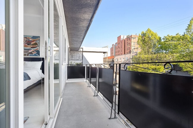 Photo du bâtiment - 1550 W 11th Ave