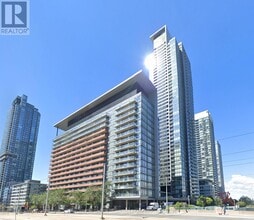 Building Photo - 705-4k Spadina Ave.