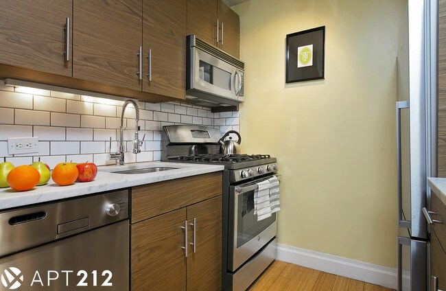 Building Photo - 429 E 52nd St