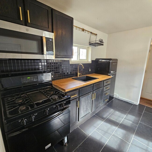 Foto del edificio - Home For Rent