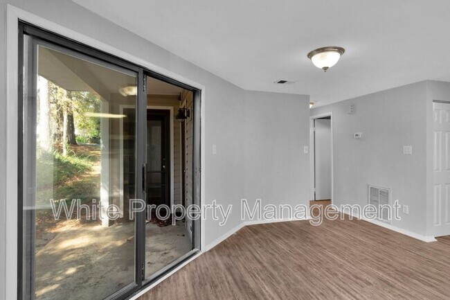 Building Photo - 7516 Pebblestone Dr