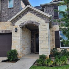 Building Photo - 17685 Martin Crk Ln