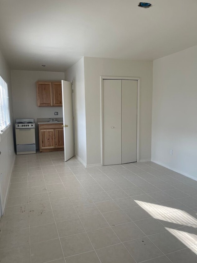 Building Photo - 1107th