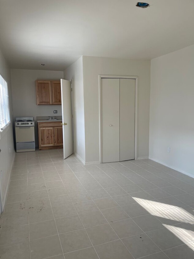 Building Photo - 1107th