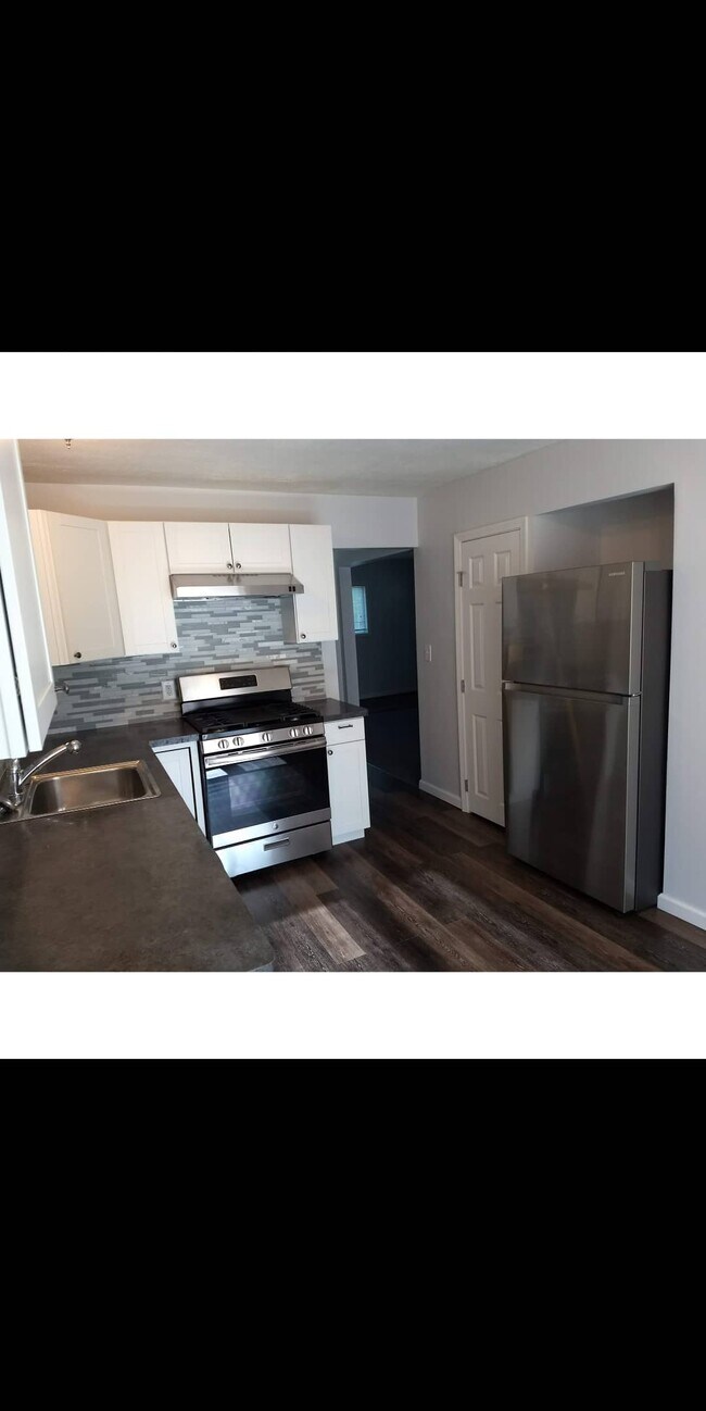 Foto del edificio - 12 Alfred Ave