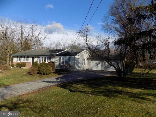 Foto del edificio - 3168 Middle Creek Rd