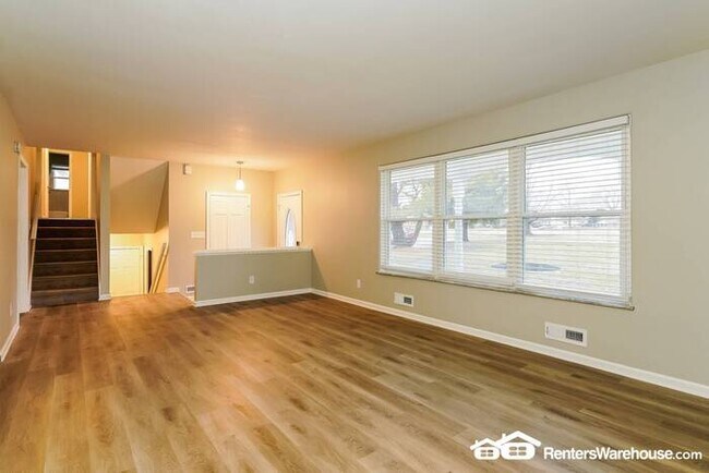 Building Photo - PRICE DROP!!! HUGE & Completely Renovated ...