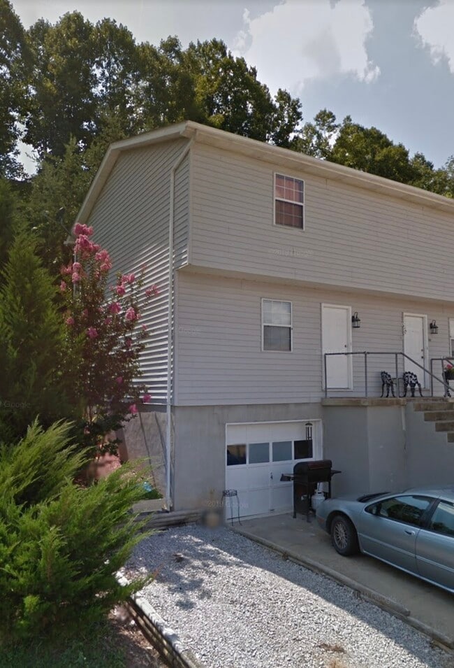 Building Photo - 122 McGrew Dr