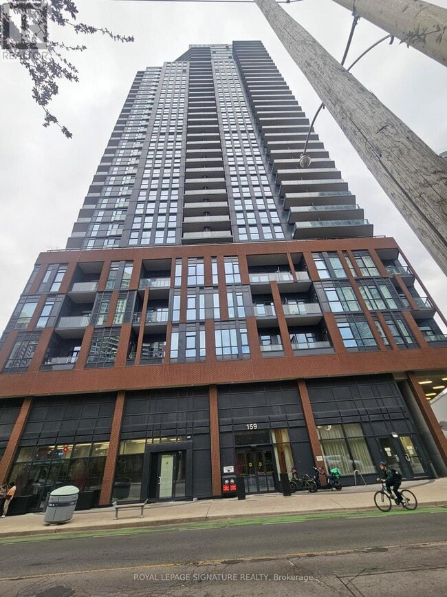 Building Photo - 159 Wellesley St E