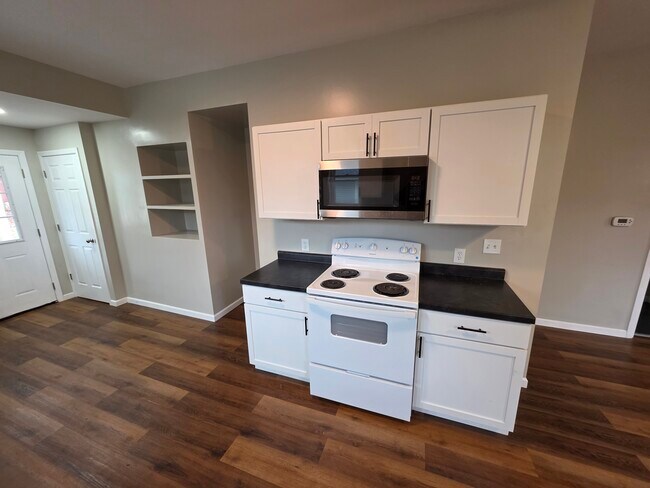 Building Photo - 311 19th Pl