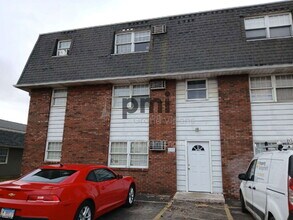 Building Photo - 24 W Buchanan Ave