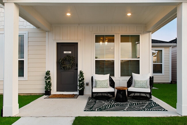 Building Photo - The Cottage Green Tomball