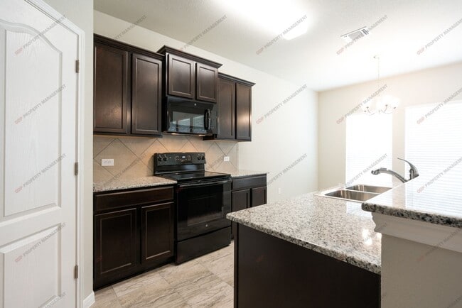 Building Photo - 7429 Hudson Grove Dr