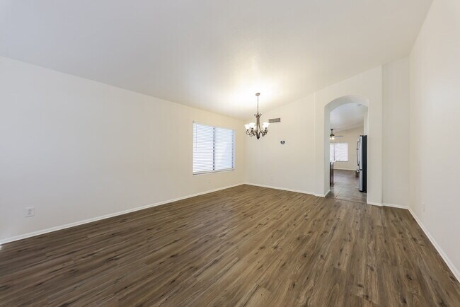 Foto del edificio - 2452 W Blue Sky Dr