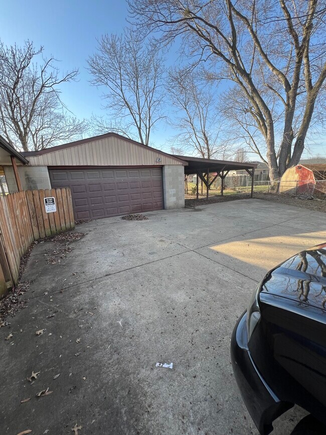 Building Photo - 13325 Forge Cir