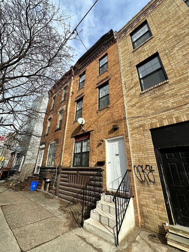 Building Photo - 1709 S 22nd St