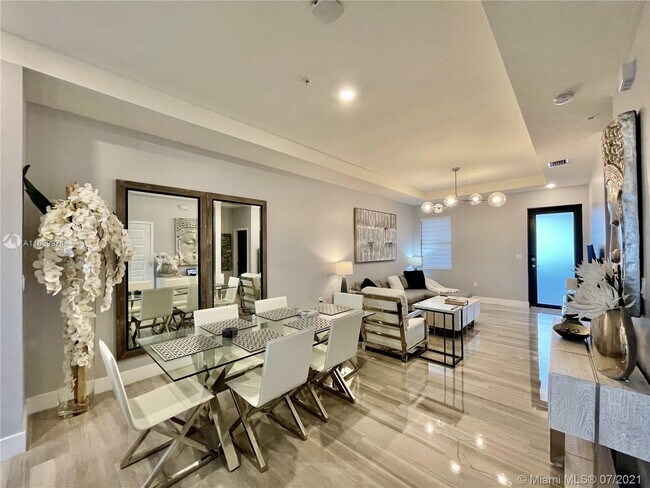 Foto del edificio - 7825 NW 104th Ave