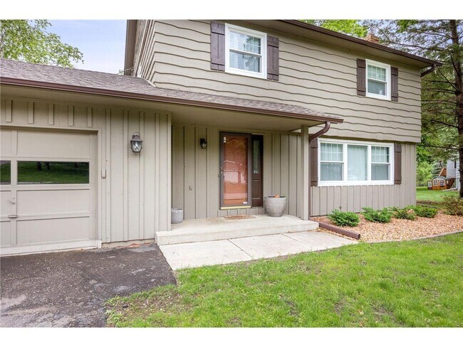 Foto del edificio - 15605 Boulder Creek Dr