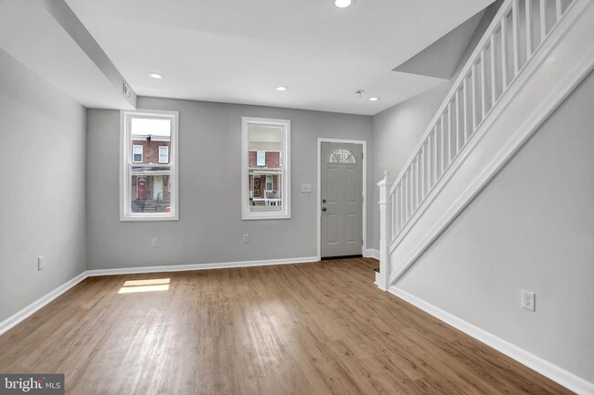 Building Photo - 3326 Elmora Ave