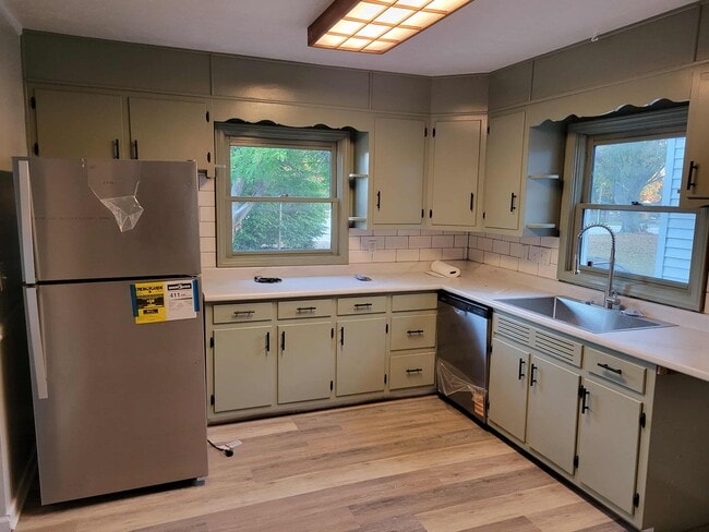 Building Photo - 5320 E State Blvd