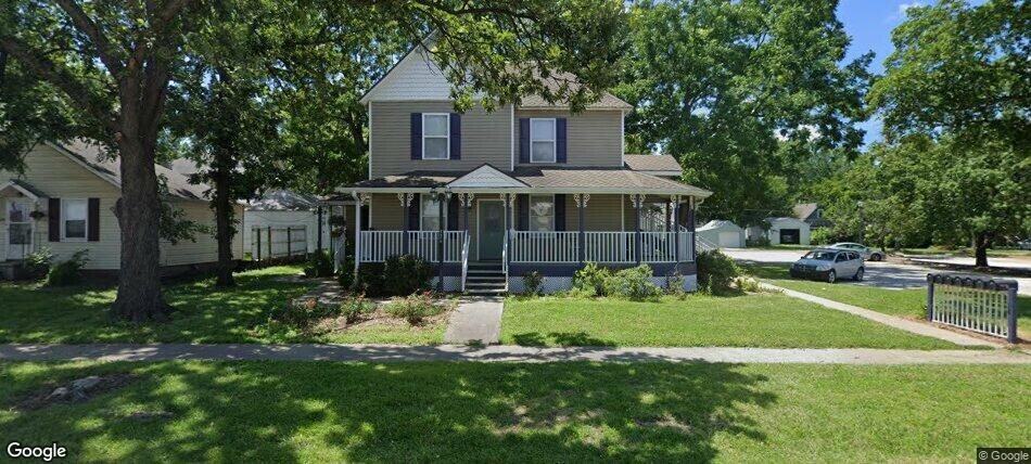 Primary Photo - 326 S Walnut St
