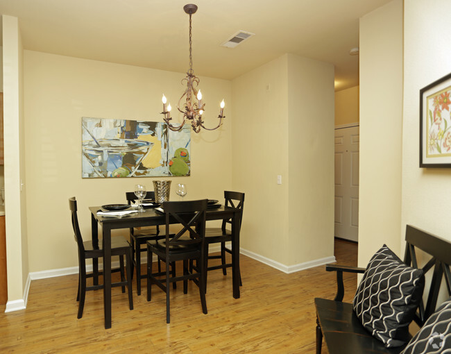 Dining Area - Arbor View Apartment Homes