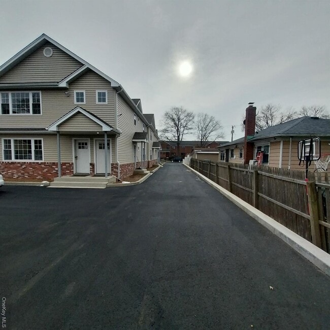 Building Photo - 343 Jackson St