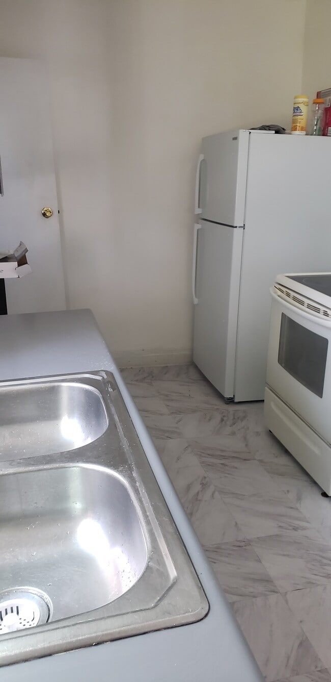 108 Pearl St Unit 3, Medina, NY 14103 Apartments in Medina, NY