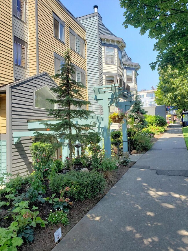Building Photo - Watermarke Apartments - 1 bedroom