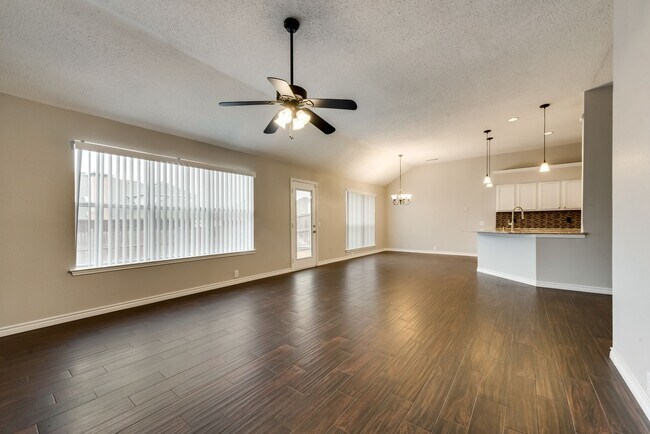 Foto del edificio - Beautiful custom Richardson Home!  Plano ISD
