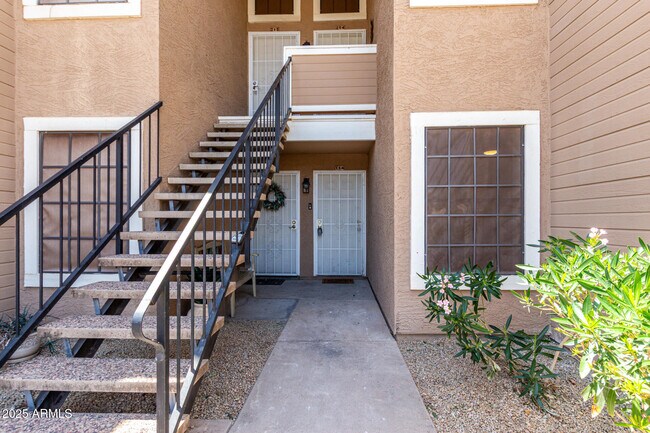 Foto del edificio - 5230 E Brown Rd
