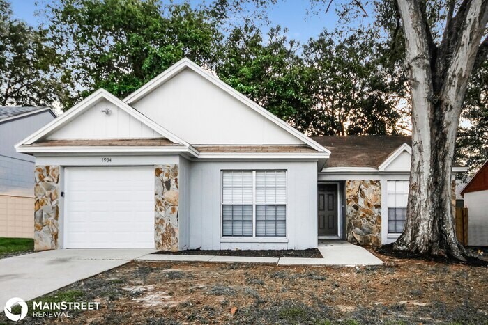 Primary Photo - 1934 Crown Park Dr, Valrico, FL 33594