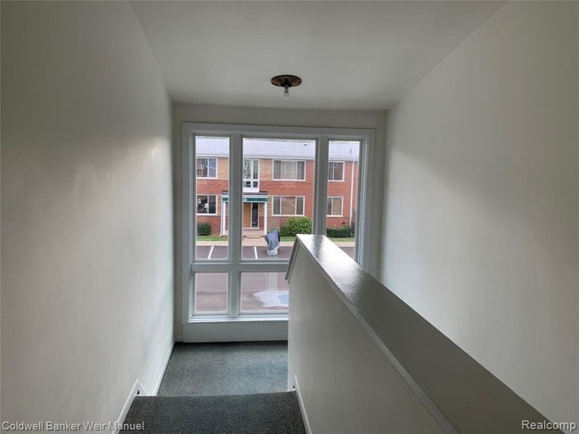 Building Photo - 361 N Eton St